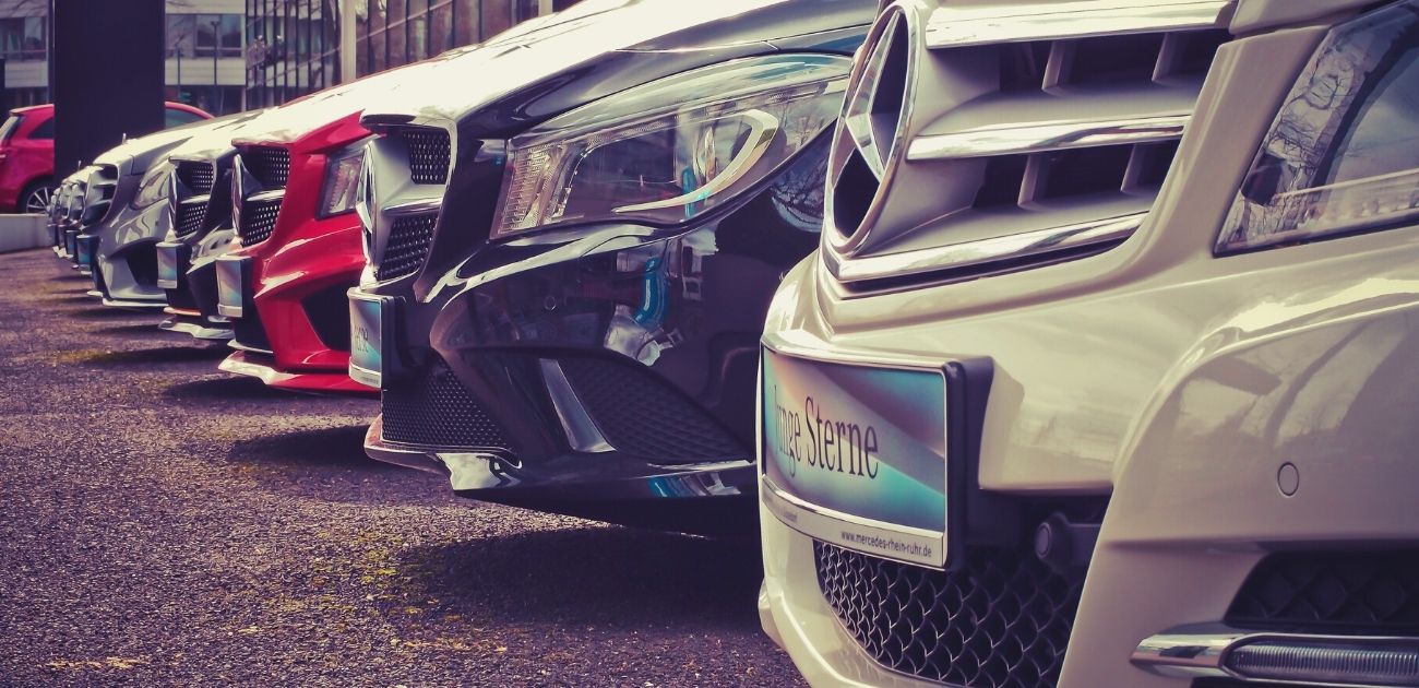 The Best Way to Use Live Chat for Car Dealerships (with Case Examples)